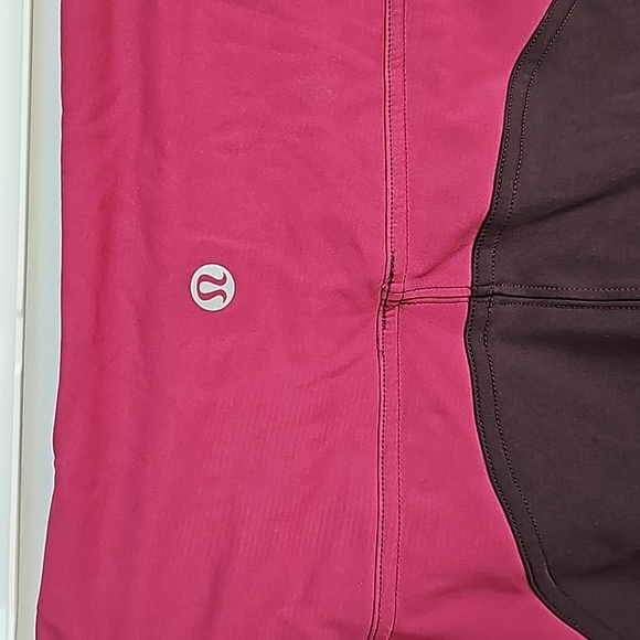 Lululemon Wake and Train Yoga Pant Legging in Women's Size 6 EUC - Picture 4 of 6